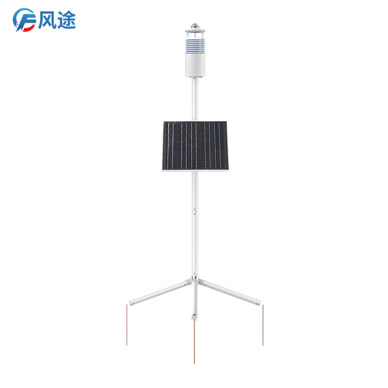 戰(zhàn)場中，碳纖維氣象站實(shí)時(shí)記錄氣象因素